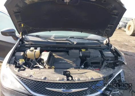2019 Chrysler Pacifica Touring L from USA, damaged, VIN 2C4RC1BG2KR526461